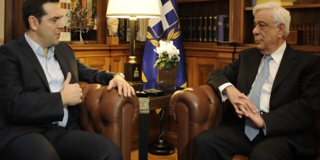 Συνάντηση Παυλόπουλου – Τσίπρα: Αναγκαία η διαμόρφωση μιας εθνικής γραμμής για το προσφυγικό