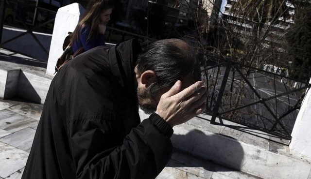 ‘Μαχαίρι’ και στην Εθνική Σύνταξη. Χάνουν το ΕΚΑΣ 60.000 συνταξιούχοι