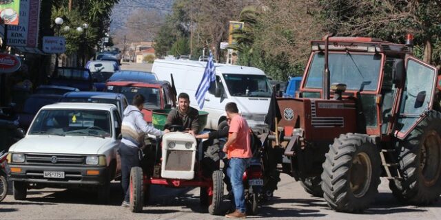 Σύσκεψη εργασίας στο Μαξίμου εν όψει της συνάντησης με τους αγρότες