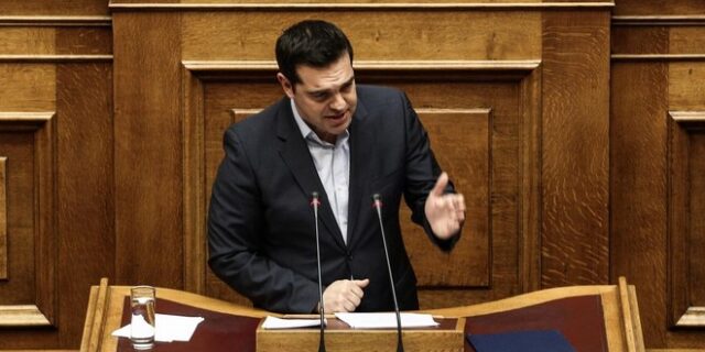Τσίπρας κατά Μητσοτάκη με αναφορές σε λίστα Μπόργιανς και Siemens