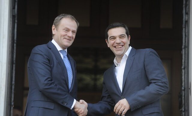 Κρίσιμες ώρες για το προσφυγικό. Συνάντηση Τσίπρα-Τουσκ στο Μαξίμου