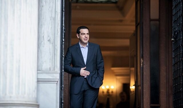 Μαξίμου: Πρωτοβουλίες για το κλείσιμο των συνόρων από τα Σκόπια