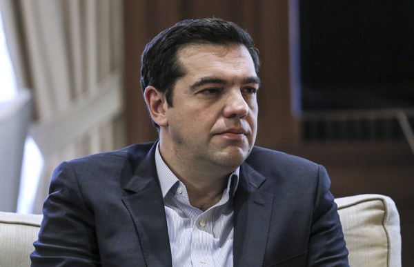 Σε ‘αναμμένα κάρβουνα’ η κυβέρνηση από τις πιέσεις των δανειστών