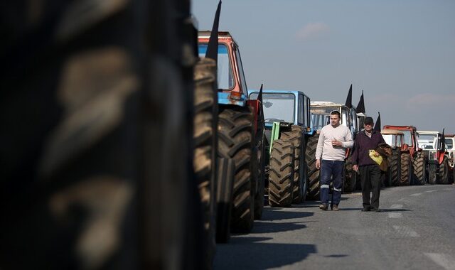 Κλειστά μέχρι τις 15:00 τα Τέμπη