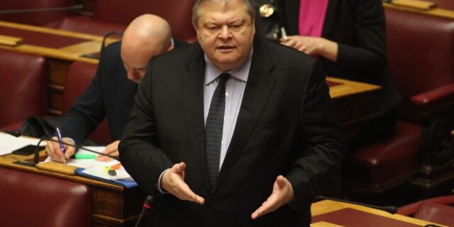 Πιέσεις για την τιμή εκκίνησης του διαγωνισμού ασκεί τώρα ο Βενιζέλος