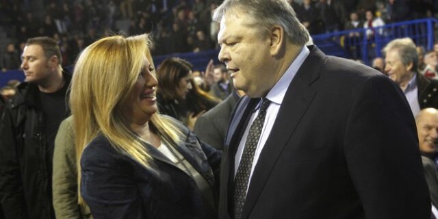 Το φλερτ Μαξίμου- ΠΑΣΟΚ και τα όνειρα Βενιζέλου για επιστροφή