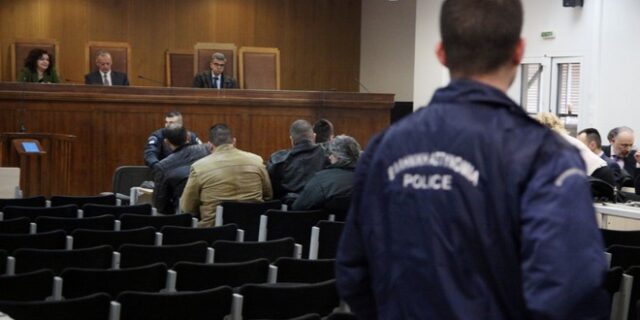 Ξανά στη Βουλή δικογραφίες για τη Χρυσή Αυγή