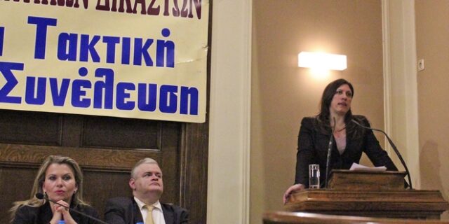 Άστραψε και βρόντηξε η Κωνσταντοπούλου για τις τηλεοπτικές άδειες: Αποφασίζετε και διατάζετε