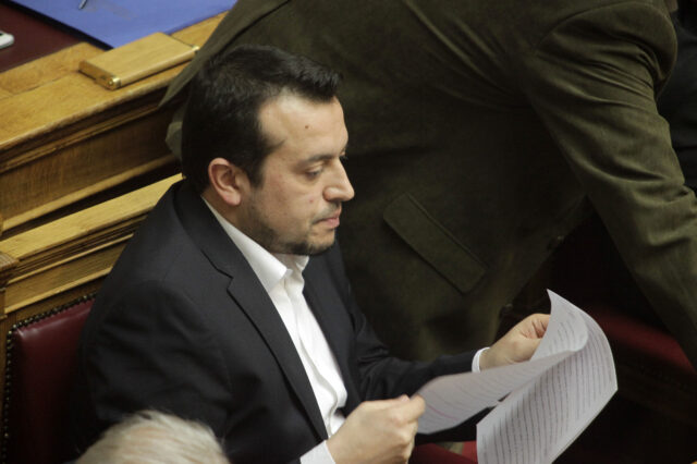 Παππάς: Η ΝΔ έβαζε σημερινούς υπόδικους να μοιράζουν διαφημίσεις εκατομμυρίων