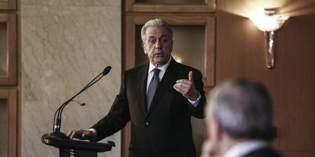Αβραμόπουλος: Στο ίδιο πνεύμα με την ΕΕ το ανακοινωθέν  των πολιτικών αρχηγών
