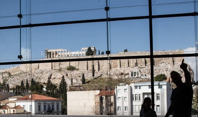 Σκληρό μπρα ντε φερ κυβέρνησης – δανειστών για το αφορολόγητο. Γερό ‘ψαλίδισμα’ ζητά το κουαρτέτο