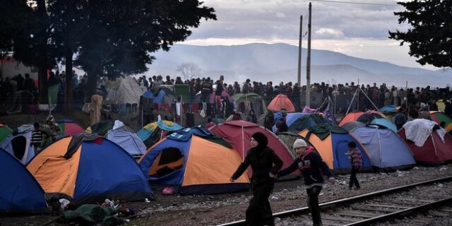 Πολίτες προς αυστριακή κυβέρνηση: Μας ντροπιάζετε με την ανάλγητη πολιτική στο προσφυγικό