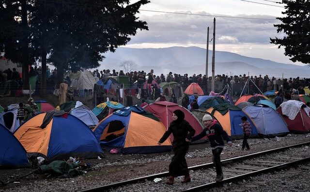 Πολίτες προς αυστριακή κυβέρνηση: Μας ντροπιάζετε με την ανάλγητη πολιτική στο προσφυγικό