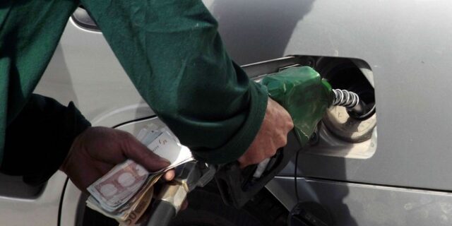 Ακόμα και δωρεάν να παίρναμε τη βενζίνη, θα μας στοίχιζε 1 ευρώ το λίτρο!