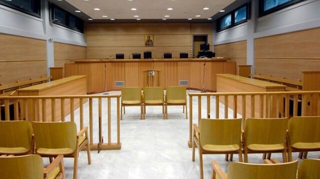 Ποινική δίωξη για εκβίαση και ξέπλυμα βρόμικου χρήματος σε πρώην οικονομικό επιθεωρητή