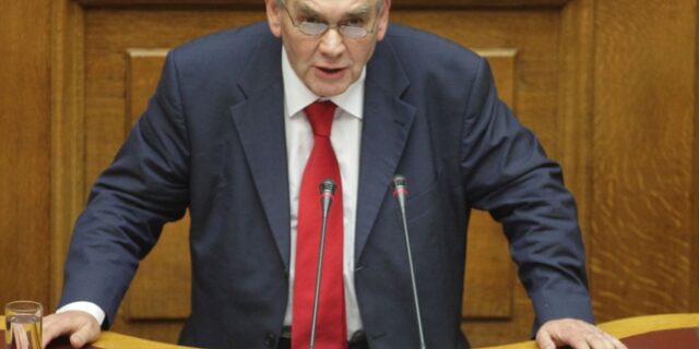 Παπαγγελόπουλος: Η διαπλοκή ψυχορραγεί και παραληρεί