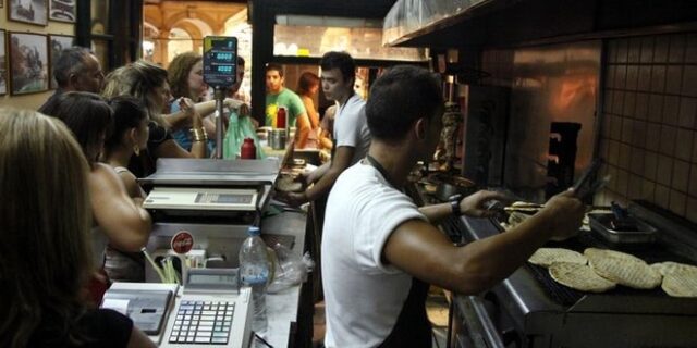 Και όμως: Αυξήθηκε η μισθωτή απασχόληση στον ιδιωτικό τομέα τον Φεβρουάριο