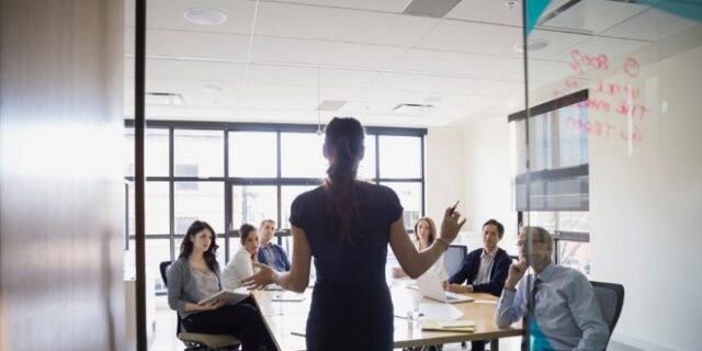 Ήμερα της Γυναίκας: Υποεκπροσώπηση των γυναικών σε ηγετικές θέσεις επιχειρήσεων