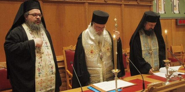 Ιερά Σύνοδος για αναδοχή: “Δυστυχώς επικράτησε η πολιτική ορθότητα”