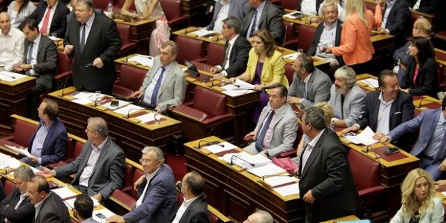 Πόλεμος Καμμένου – Βενιζέλου για υποβρύχια, Τσοχατζόπουλο και Marfin