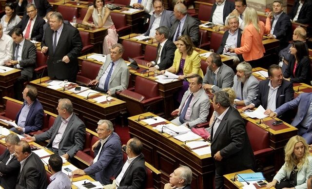 Πόλεμος Καμμένου – Βενιζέλου για υποβρύχια, Τσοχατζόπουλο και Marfin