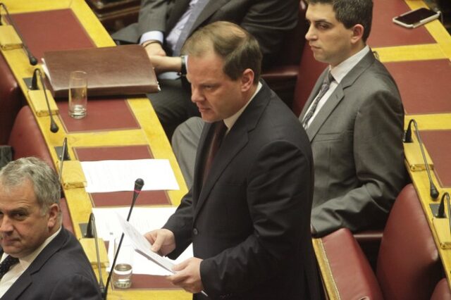 Καραμανλής: Να σταματήσει η ντροπή της Ειδομένης, να ανοίξει ο σιδηροδρομικός σταθμός