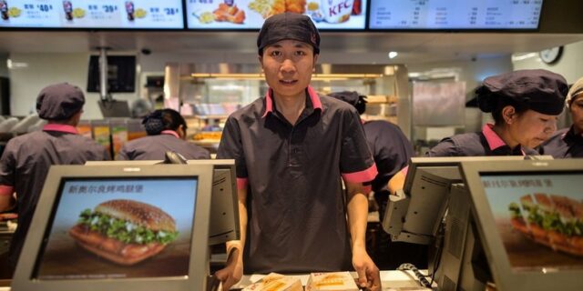 Άνοιξε KFC στο Θιβέτ. Έξαλλος ο Δαλάι Λάμα