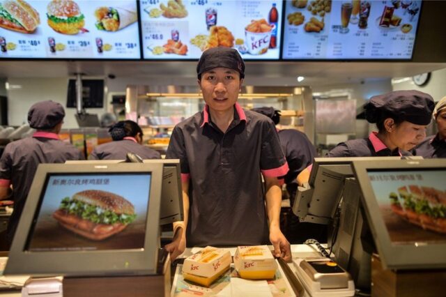Άνοιξε KFC στο Θιβέτ. Έξαλλος ο Δαλάι Λάμα