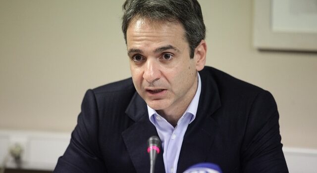 Προ ημερησίας για θέματα ασφαλείας ζητά ο Μητσοτάκης. Το συνδέει με προσφυγικό