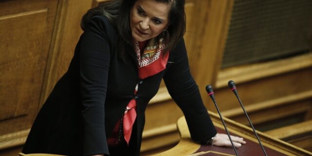 Τι συμφωνήθηκε πίσω από τις κλειστές πόρτες στη Σύνοδο, ρωτά η Ντόρα