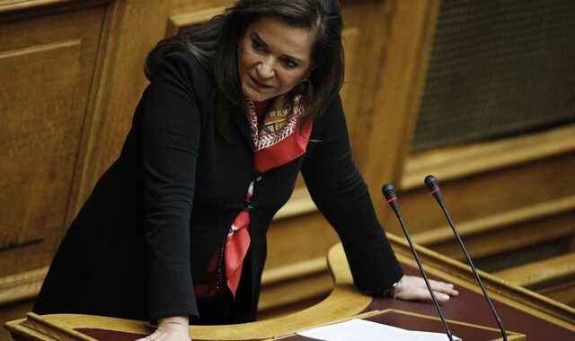 Τι συμφωνήθηκε πίσω από τις κλειστές πόρτες στη Σύνοδο, ρωτά η Ντόρα