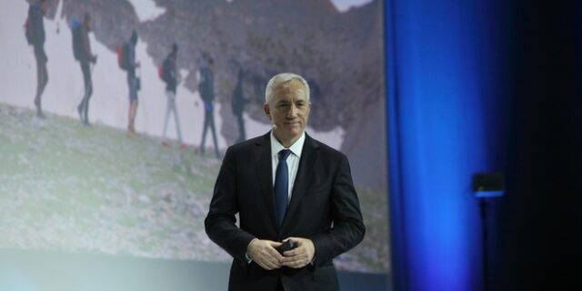 ΟΤΕ: O Τσαμάζ άστραψε και βρόντηξε κατά ΕΕΤΤ