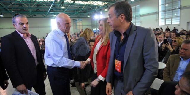 ‘Ναι’ από Παπανδρέου σε συνάντηση με Θεοδωράκη για την κεντροαριστερά