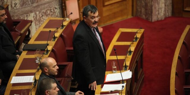 Νέες προσβολές στη Βουλή από τον Χρ. Παππά. Διακόπηκε συνεδρίαση