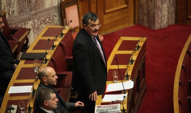Νέες προσβολές στη Βουλή από τον Χρ. Παππά. Διακόπηκε συνεδρίαση