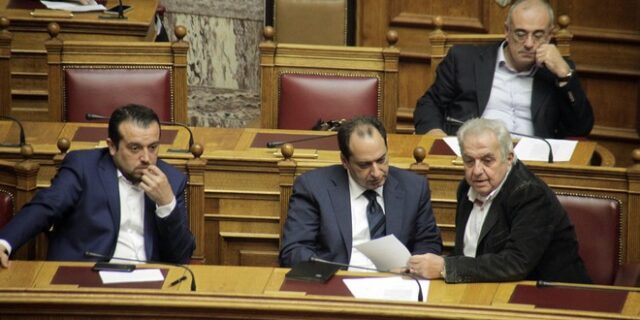 Η κυβέρνηση ‘αδειάζει’ τον Μάρδα για τους πρόσφυγες-επενδυτές