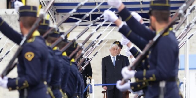 25η Μαρτίου: Αυστηρό μήνυμα Παυλόπουλου για προσφυγικό και ‘παντιέρα’ Λεβέντη