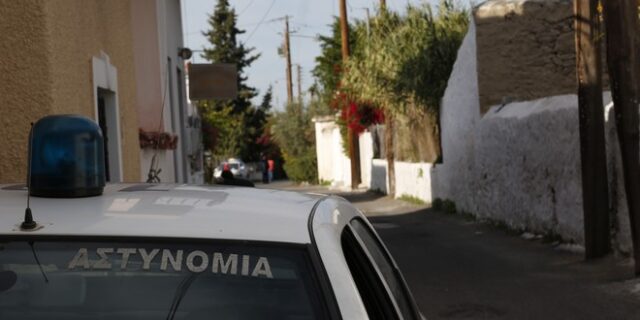 Με σκουπόξυλο κακοποίησε τα παιδιά της συντρόφου του