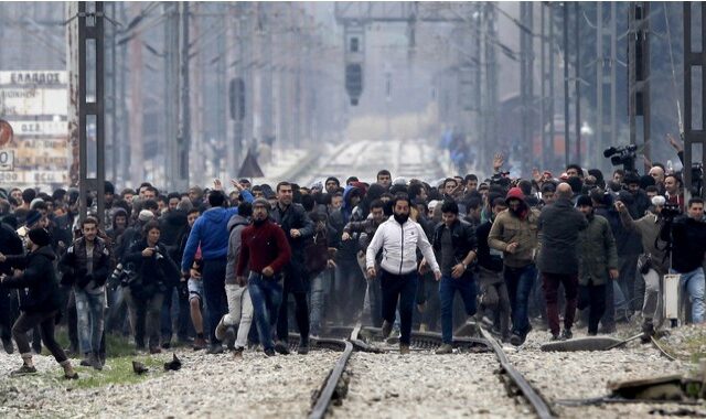 Νέες διπλωματικές πρωτοβουλίες για το προσφυγικό