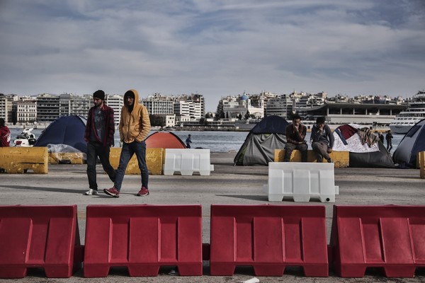 Πειραιάς: Ύποπτα κρούσματα φυματίωσης σε τέσσερις Αφγανούς