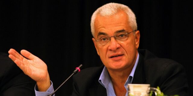 Χέρι χέρι με τον Πρετεντέρη