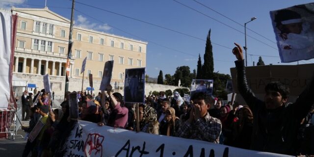 ‘Ανοίξτε τα σύνορα, σας παρακαλούμε’. Πρόσφυγες διαδήλωσαν κατά του ρατσισμού