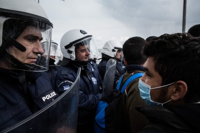 Υποκριτές και θύματα στο ζήτημα των προσφύγων-μεταναστών