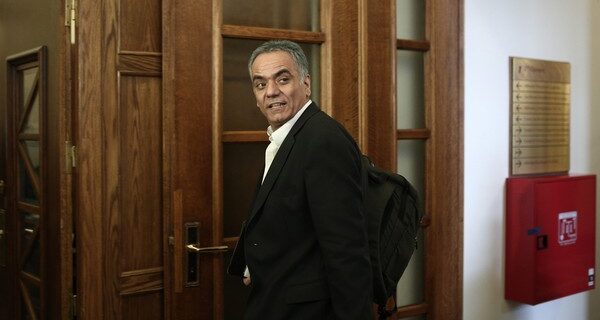 Με μία φράση του Καραμανλή απάντησε ο Σκουρλέτης στο Μητσοτάκη για εκλογές