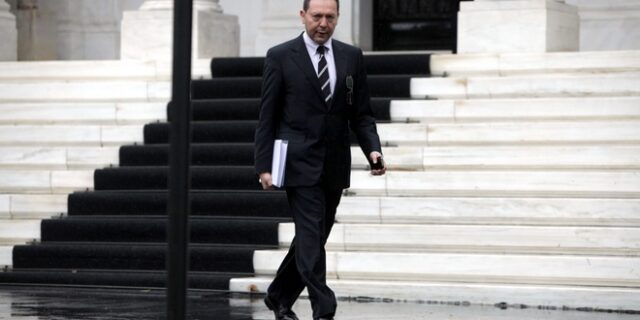 Στουρνάρας: Στις 15 Απριλίου ίσως ξεκινήσει η συζήτηση για τη μείωση χρέους