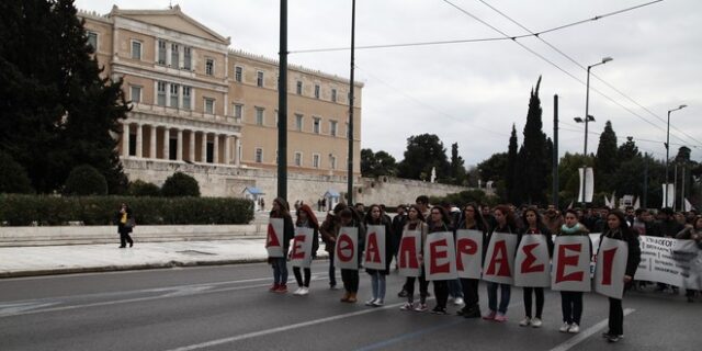 Το πολιτικό άρωμα της άνοιξης