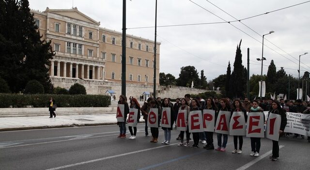 Το πολιτικό άρωμα της άνοιξης