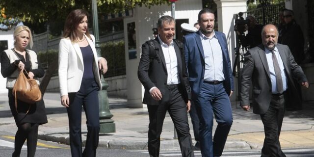 Θεοδωράκης: Να τελειώνει η αξιολόγηση αύριο και σίγουρα πολύ πριν το Πάσχα