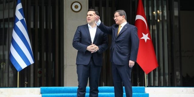 Επίθεση φιλίας από τον Αχμέτ Νταβούτογλου