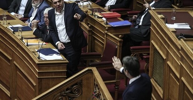 Καυγάς Τσίπρα- Μητσοτάκη για το κύκλωμα των εκβιαστών
